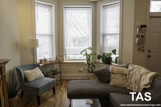 1935 N Wood, Unit 1 in Chicago, IL - Building Photo - Building Photo