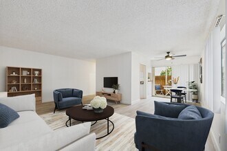 Dickens Apartments in Sherman Oaks, CA - Foto de edificio - Building Photo