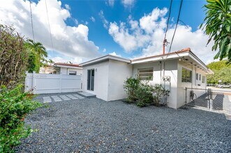 3091 S Le Jeune Rd in Coral Gables, FL - Building Photo - Building Photo