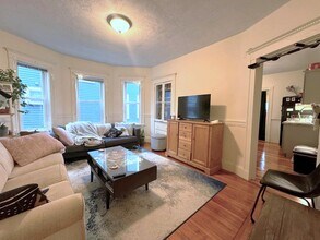 28 Lexington Ave, Unit 1 in Somerville, MA - Building Photo - Building Photo