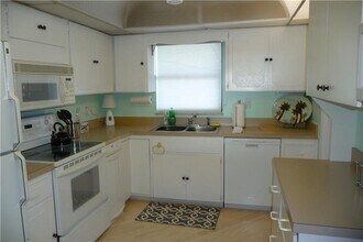5300 Jimmy Buffett Mem Hwy in Indian River Shores, FL - Building Photo - Building Photo
