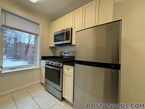 50 Alton Pl, Unit T1 in Brookline, MA - Building Photo - Building Photo