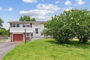 4281 Polaris Course in Liverpool, NY - Building Photo