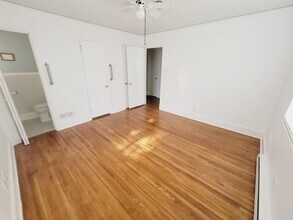 1348 E Woodlawn Rd in Charlotte, NC - Foto de edificio - Building Photo