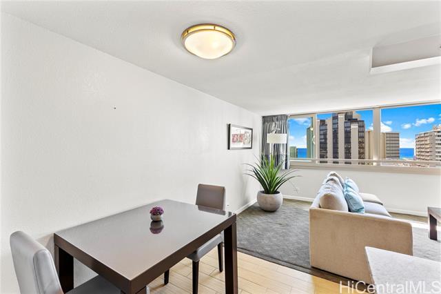 445 Seaside Ave in Honolulu, HI - Building Photo - Building Photo