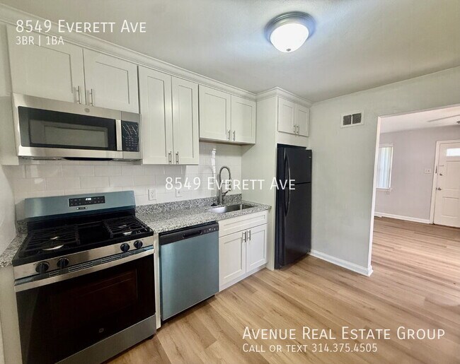 8549 Everett Ave in Richmond Heights, MO - Building Photo - Building Photo