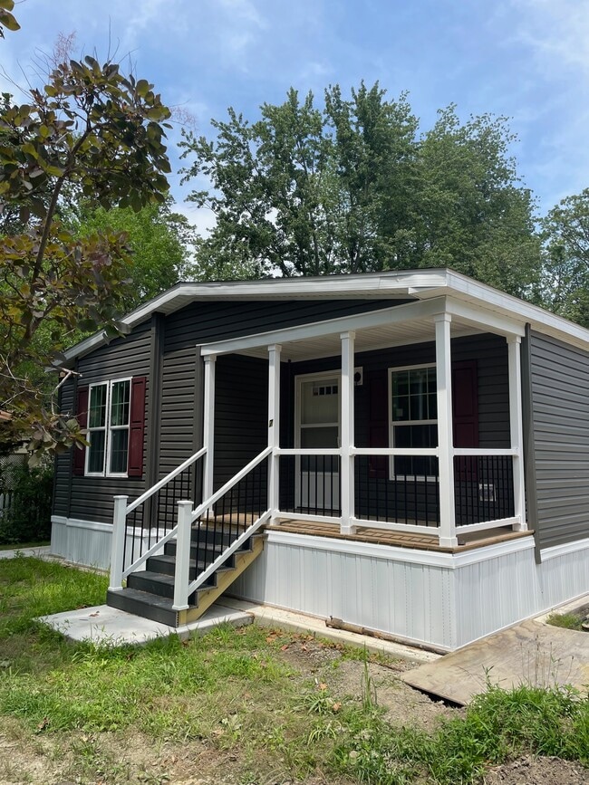 property at 7 Branette Ln