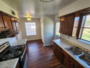 1901 W Shields Dr in Sherman, TX - Building Photo - Building Photo
