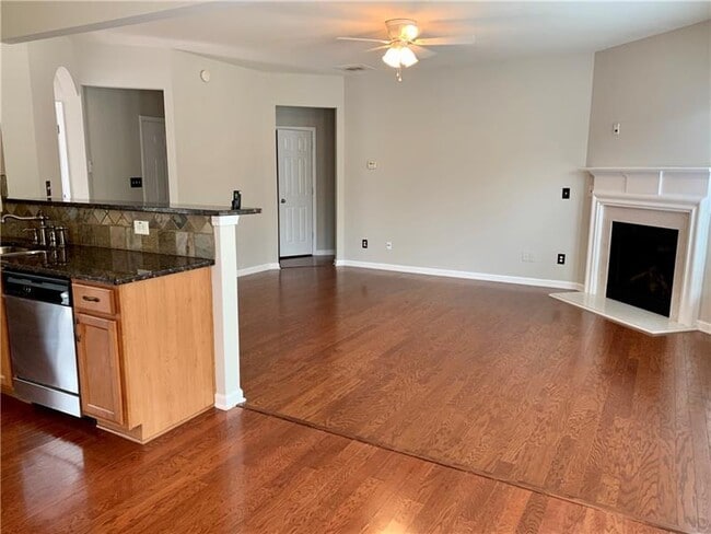2352 Jasmine Glen Dr in Buford, GA - Building Photo - Building Photo