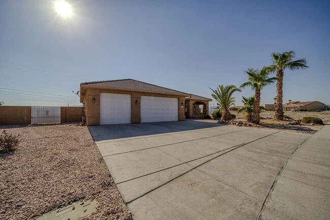 1009 Heritage Dr in Bullhead City, AZ - Foto de edificio - Building Photo
