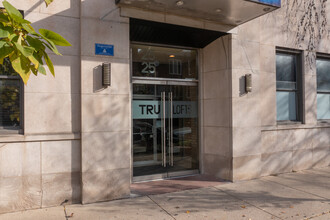 Tru Lofts in Chicago, IL - Foto de edificio - Building Photo