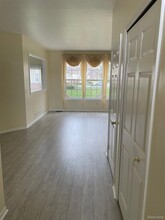 38463 Saratoga Cir in Farmington Hills, MI - Building Photo - Building Photo