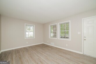 436 Voyles Dr in Riverdale, GA - Building Photo - Building Photo
