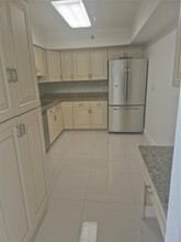 3600 Mystic Pointe Dr, Unit 811 in Aventura, FL - Building Photo - Building Photo