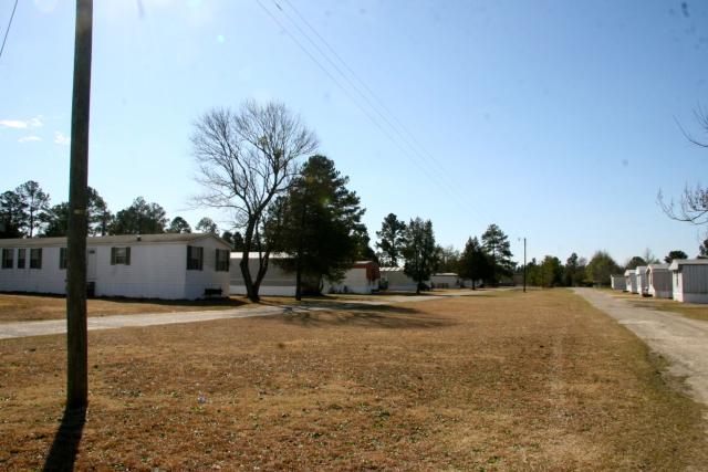 3549 E National Cemetery Rd in Florence, SC - Building Photo