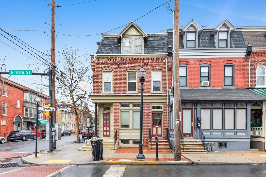 147 N 10th St in Allentown, PA - Building Photo