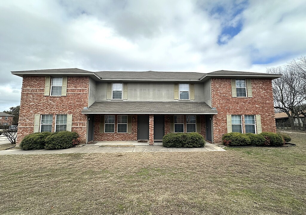 313 Creek St, Unit C in Copperas Cove, TX - Foto de edificio