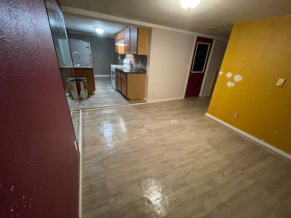 574 Orleans St in St. Paul, MN - Building Photo
