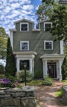 44 Maquoit Dr in Freeport, ME - Building Photo - Building Photo