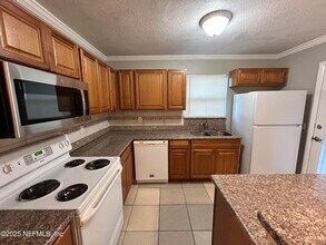 6724 Cherbourg Ave S in Jacksonville, FL - Building Photo - Building Photo