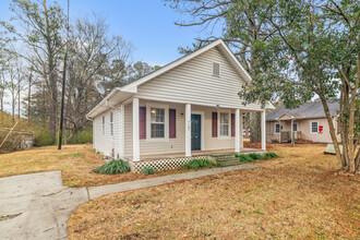 107 Rodeo Ln in Jacksonville, NC - Building Photo - Building Photo