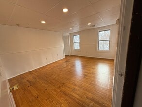 60 Cliff St, Unit C in North Adams, MA - Building Photo - Building Photo