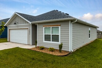 The Dell in Springfield, MO - Building Photo - Building Photo