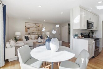 280 Easy St in Mountain View, CA - Foto de edificio - Building Photo