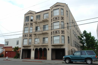 648 Alcatraz Ave in Oakland, CA - Building Photo - Building Photo