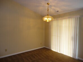 7215 Kidwell Dr in Indianapolis, IN - Foto de edificio - Building Photo