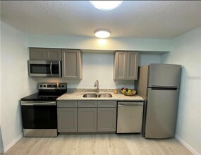 1940 Wolford Rd in Clearwater, FL - Building Photo - Building Photo