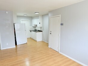 506 Aylmer Ave in Windsor, ON - Foto de edificio - Building Photo