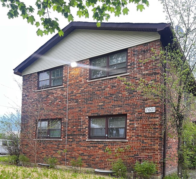 7601 S Laflin St in Chicago, IL - Building Photo - Building Photo