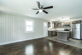 504 N Maple St, Unit Unit A in Durham, NC - Building Photo - Building Photo