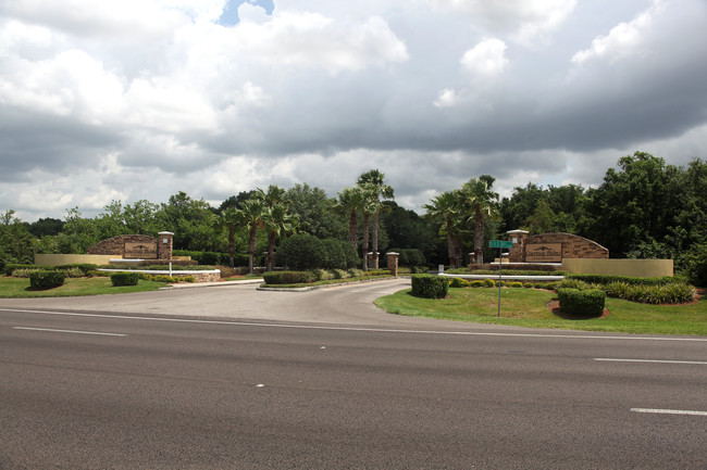 Courtney Palms in Tampa, FL - Foto de edificio - Building Photo