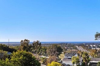 874 S Rancho Santa Fe Rd, Unit B in San Marcos, CA - Foto de edificio - Building Photo