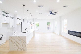 306 E 7th St in Dallas, TX - Building Photo - Building Photo