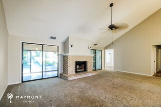 34498 Cedarfield Dr in Ridge Manor, FL - Foto de edificio - Building Photo