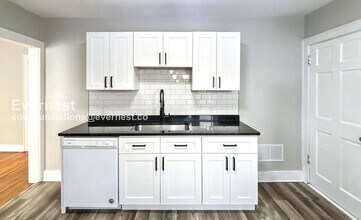 466 E Oakland Ave in Columbus, OH - Building Photo - Building Photo