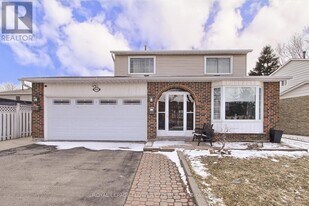 243 Centre St N in Brampton, ON - Building Photo