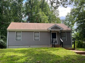 3405 Westbrook Cir in Lynchburg, VA - Building Photo