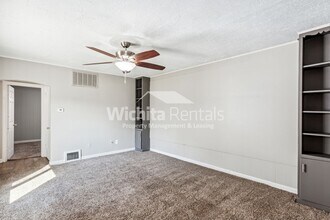 1755 S Sedgwick St in Wichita, KS - Building Photo - Building Photo