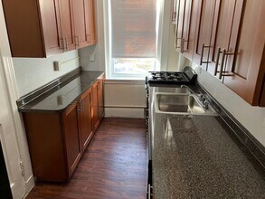 8 Egremont Rd, Unit 3 in Boston, MA - Foto de edificio - Building Photo