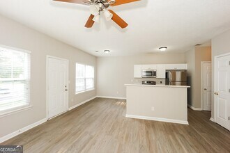 5097 Windsor Forrest Ln in College Park, GA - Building Photo - Building Photo