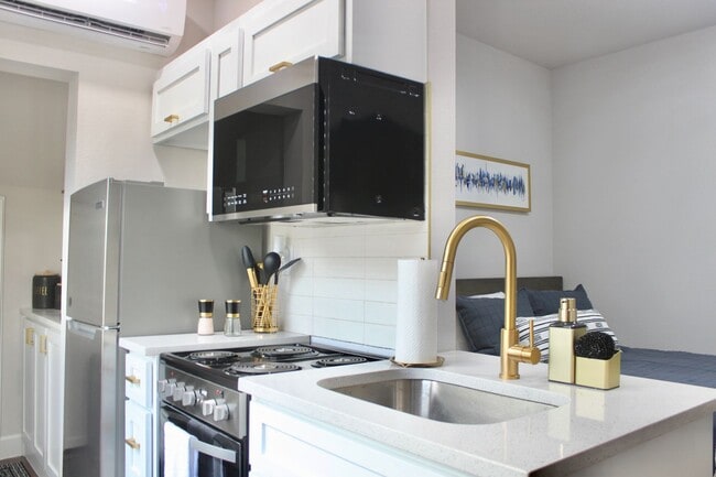 property at 306 N Rosedale Ave