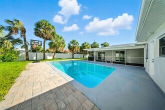 429 88th Ave in St Pete Beach, FL - Building Photo - Building Photo