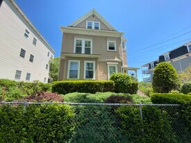 211 Holland St, Unit 2 in Somerville, MA - Building Photo