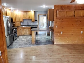 633 Russell Ave in Harriman, TN - Building Photo - Building Photo