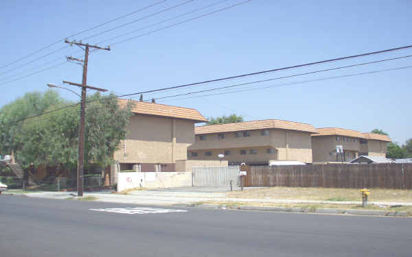 Fairgrove Apartments in La Puente, CA - Building Photo