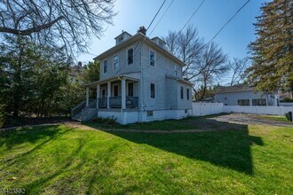 38 Claremont Ave in Montclair, NJ - Building Photo - Building Photo